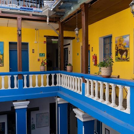 Blue Door Housing Historic Quito Hotel Kültér fotó