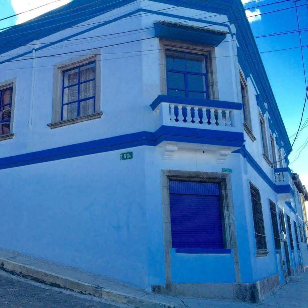 Blue Door Housing Historic Quito Hotel Kültér fotó