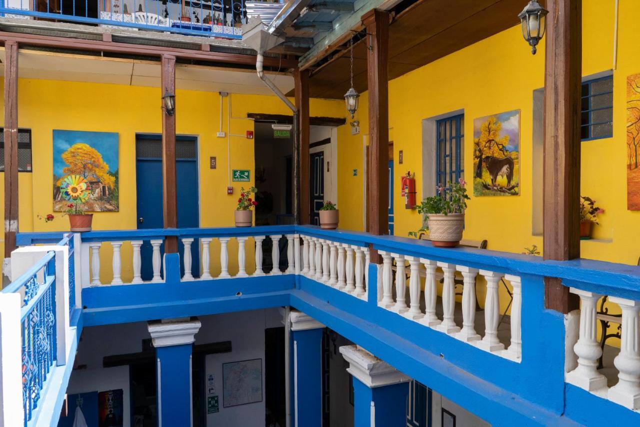 Blue Door Housing Historic Quito Hotel Kültér fotó